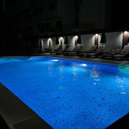 Hotel Rai Triawna Zewnętrze zdjęcie
