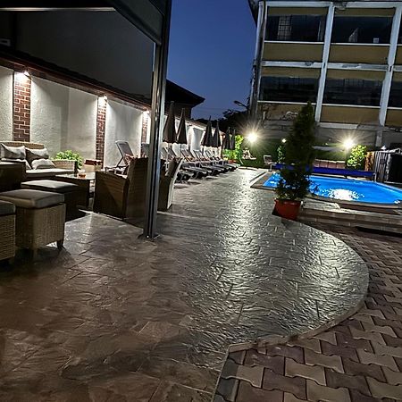 Hotel Rai Triawna Zewnętrze zdjęcie