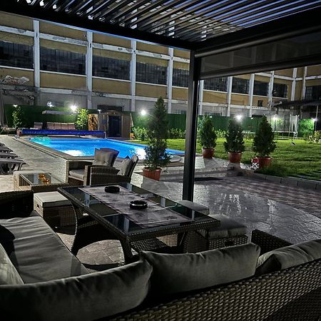 Hotel Rai Triawna Zewnętrze zdjęcie