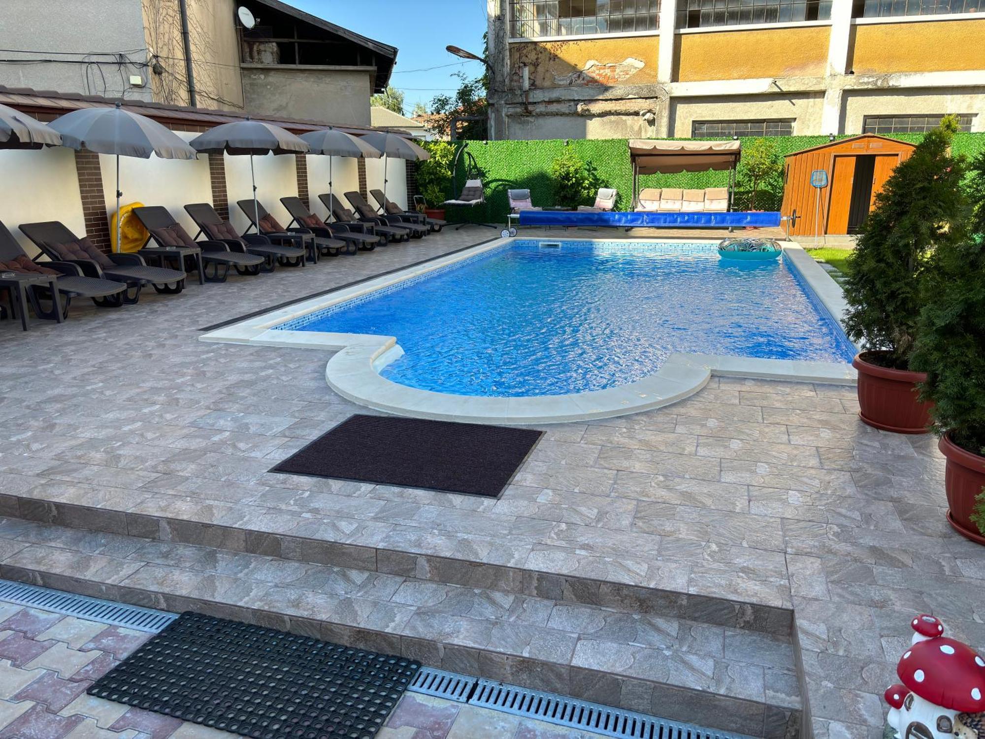 Hotel Rai Triawna Zewnętrze zdjęcie
