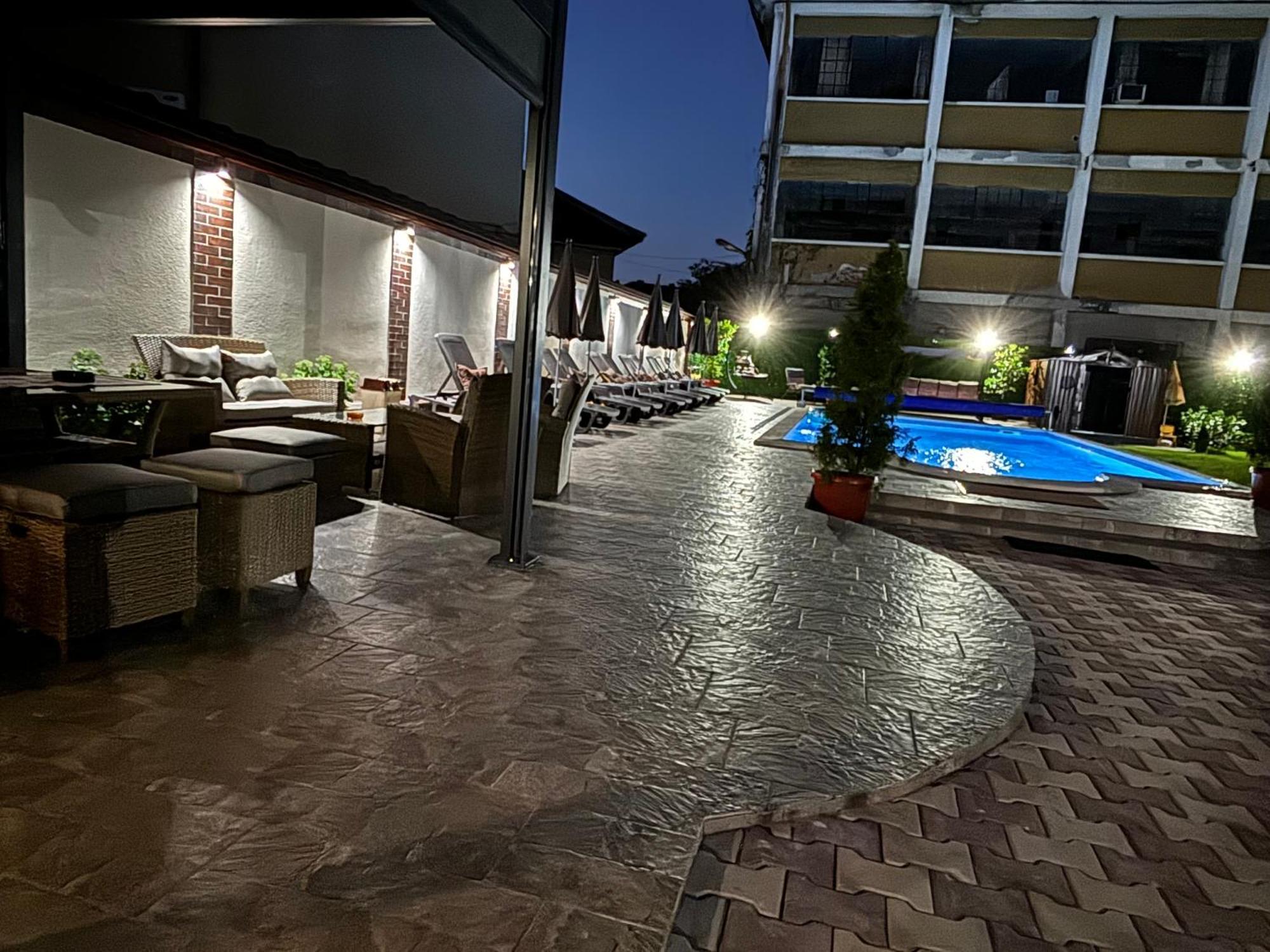 Hotel Rai Triawna Zewnętrze zdjęcie