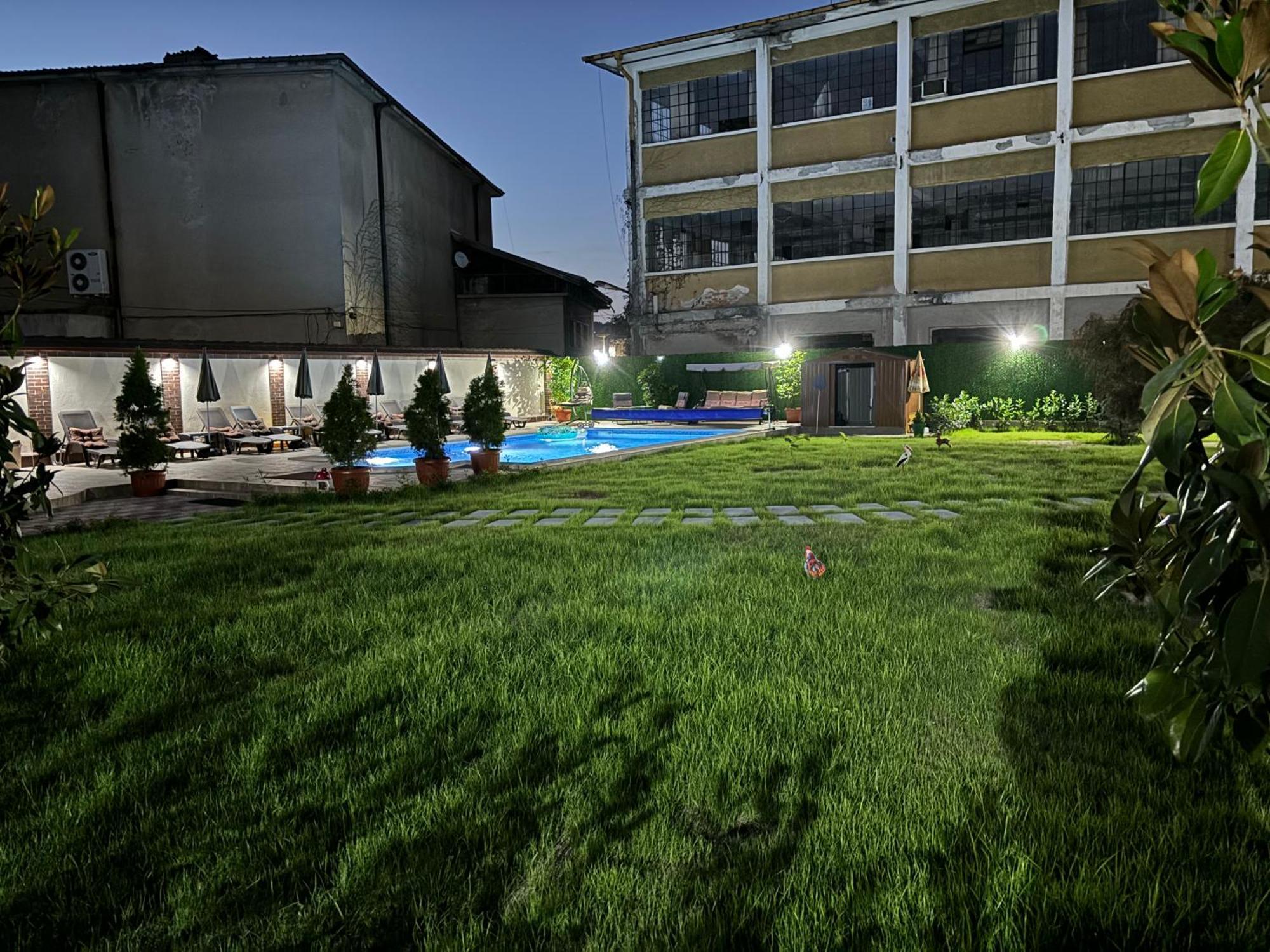Hotel Rai Triawna Zewnętrze zdjęcie
