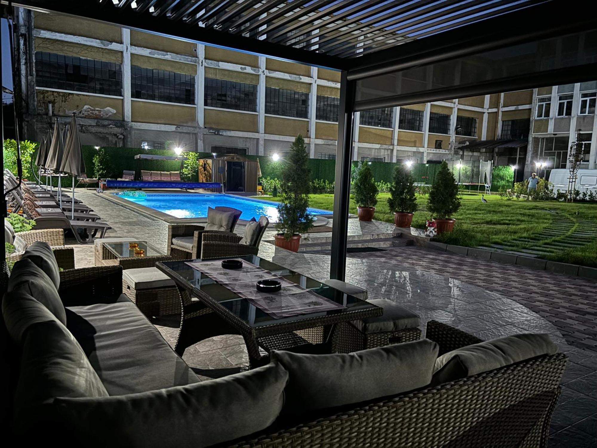 Hotel Rai Triawna Zewnętrze zdjęcie